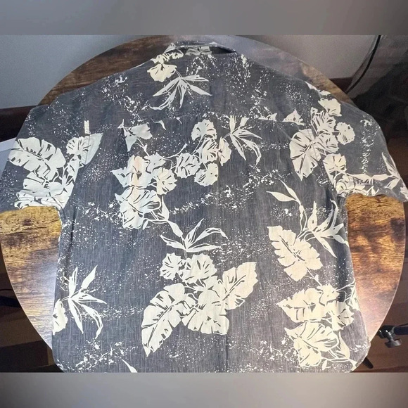 Tommy Bahama | men’s Just Coasting Paradise camp shirt. Size: M - Picture 13 of 16